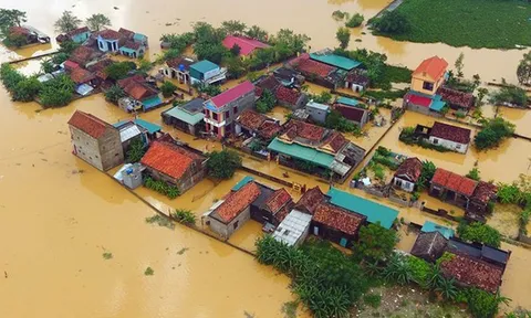 Mưa lớn tới tấp, miền Trung lo lũ chồng lũ